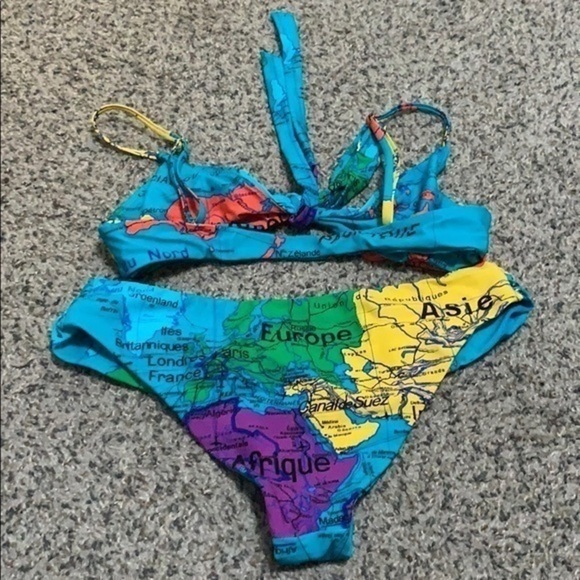 a whole mu world bikini - Picture 5 of 7